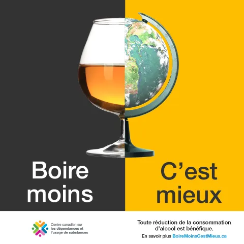 Moitié d’un verre rempli de brandy sur fond noir jointe à la moitié d’un globe terrestre sur fond jaune; ensemble les deux moitiés forment tout un verre de brandy ou un tout globe terrestre.